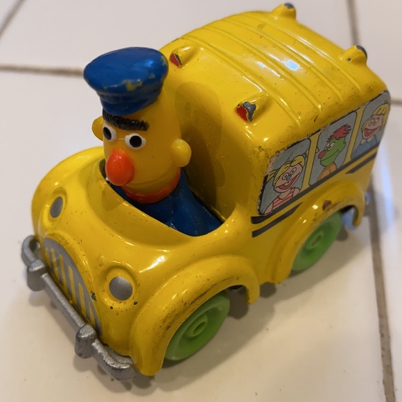 Sesame Street Henson Muppets, 1982 Playskool bus - Picture 2 of 10